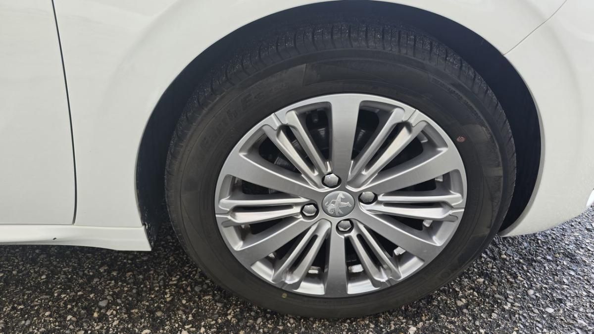 peugeot-208-2019-diesel-1499cc