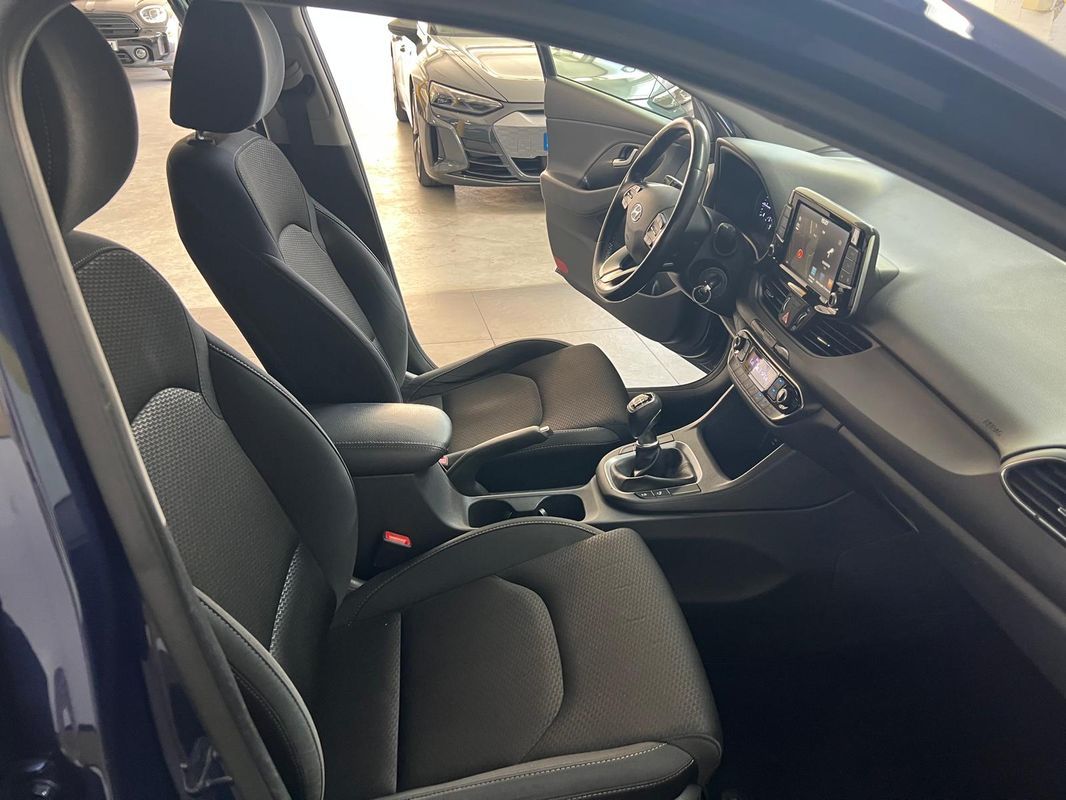 hyundai-i30-2018-gasolina-998cc