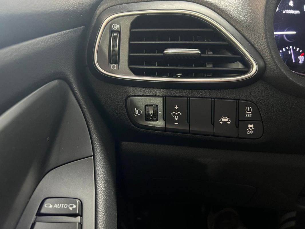 hyundai-i30-2018-gasolina-998cc