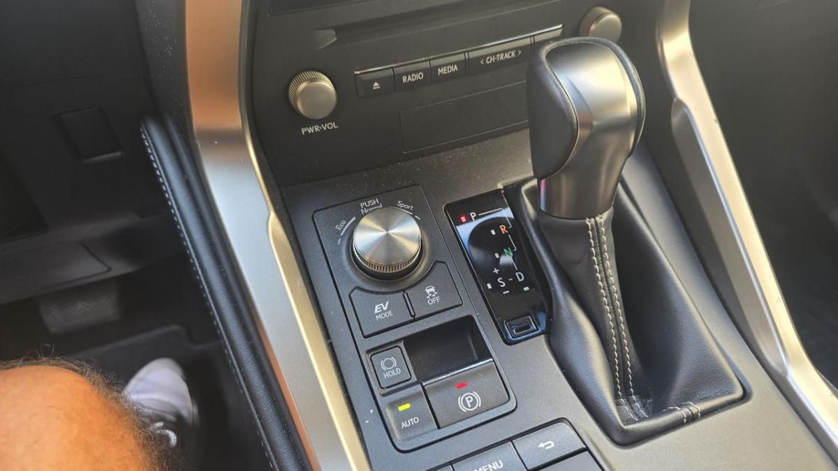 lexus-nx-2018-hibrido-a-gasolina-2494cc