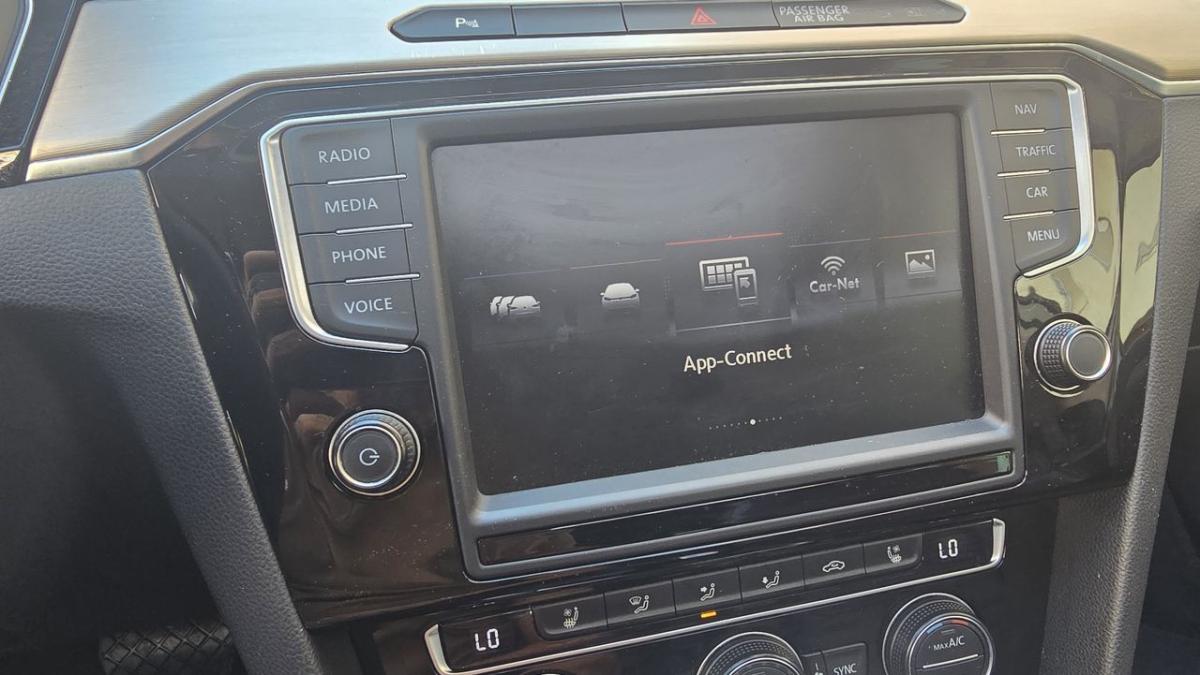 volkswagen-passat-variant-2015-diesel-1968cc