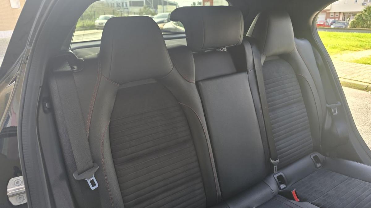 mercedes-benz-gla-2018-diesel-2143cc