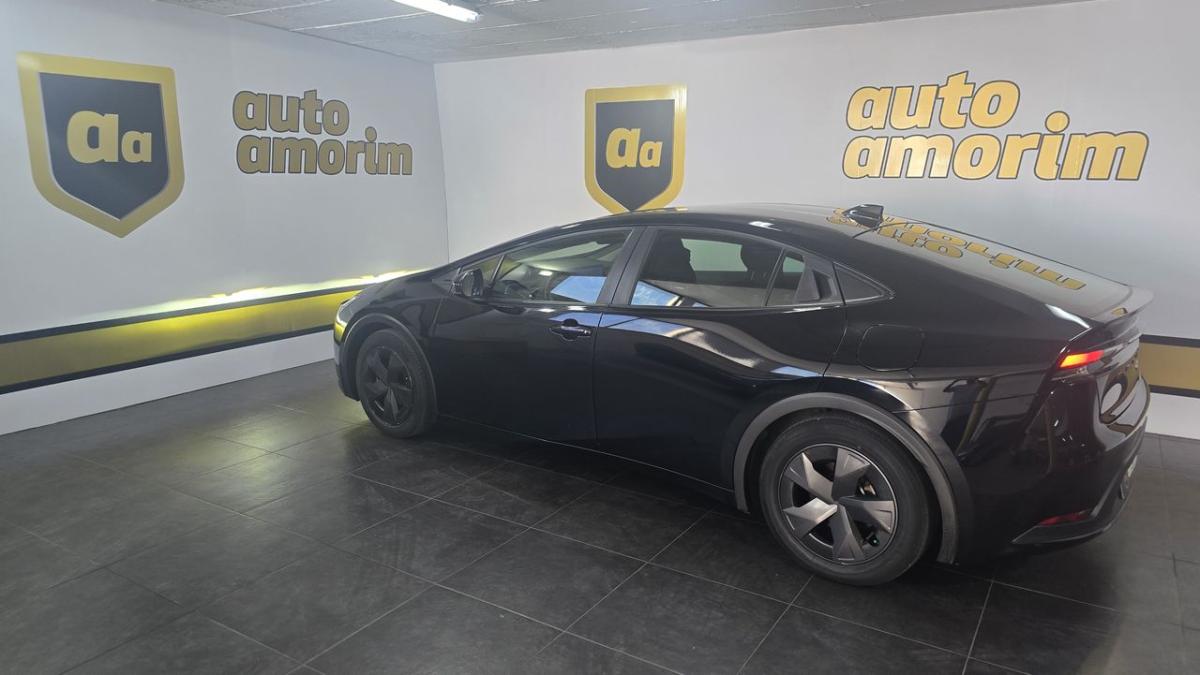 toyota-prius-2023-hibrido-a-gasolina-1987cc