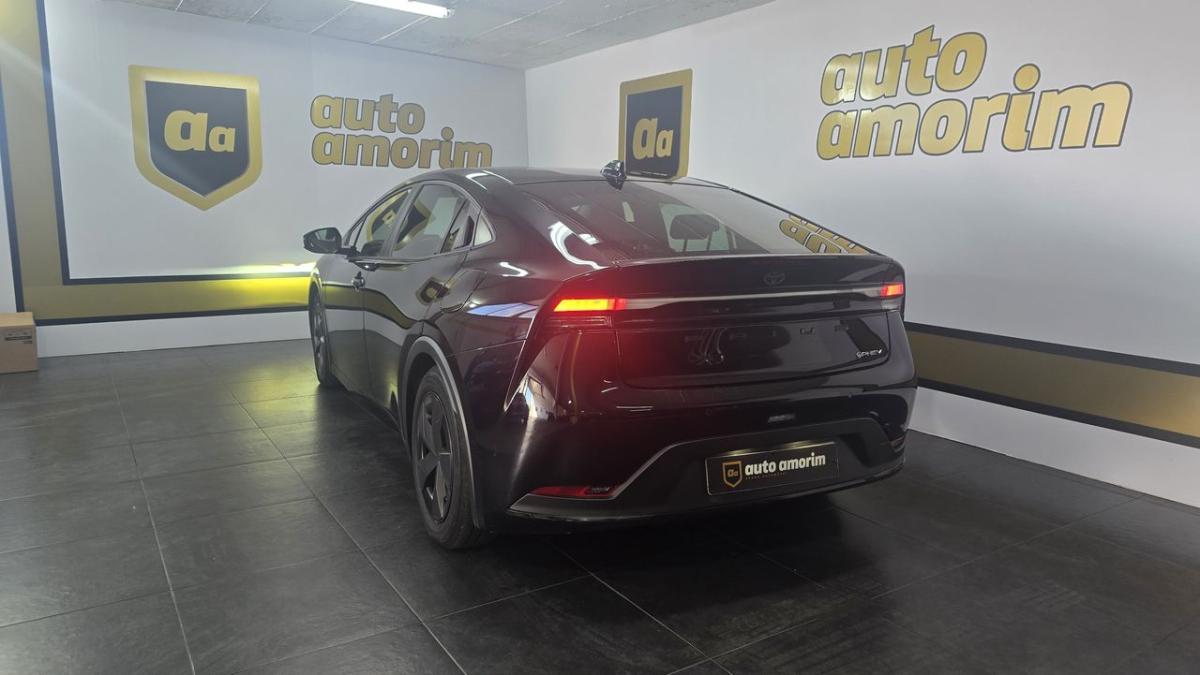 toyota-prius-2023-hibrido-a-gasolina-1987cc