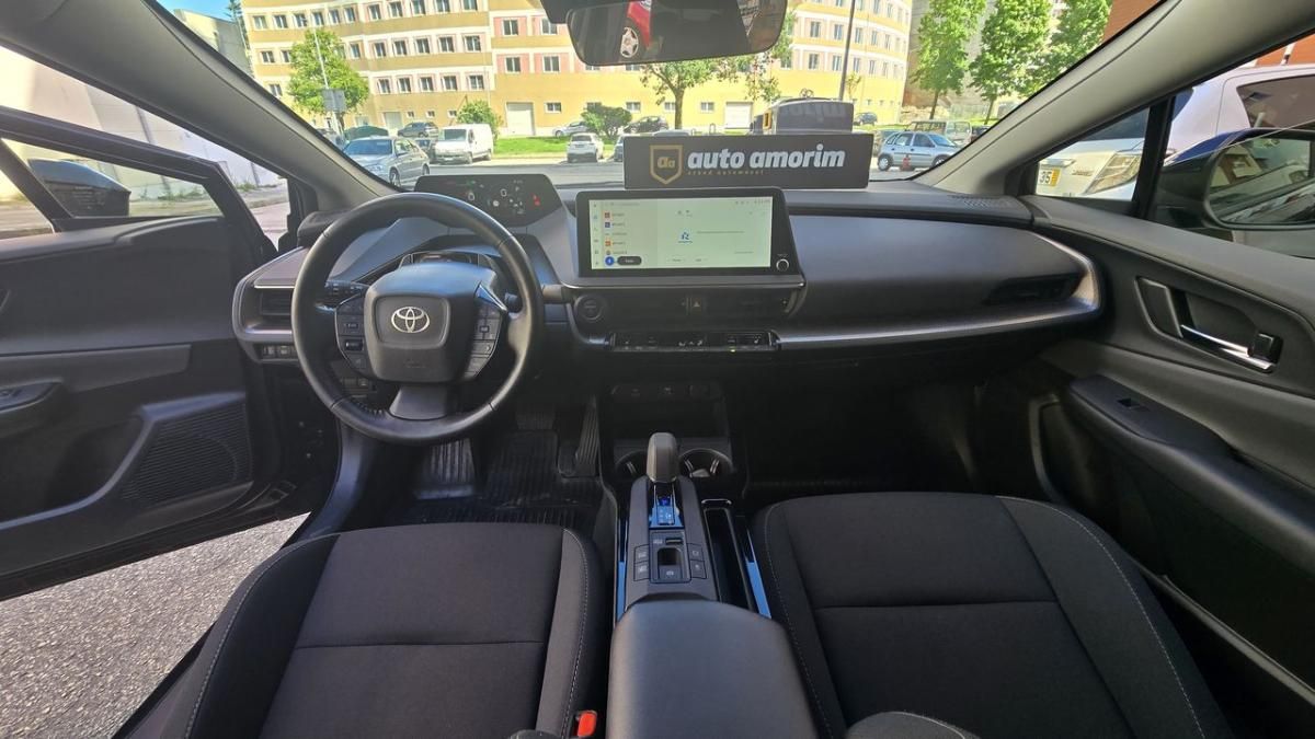 toyota-prius-2023-hibrido-a-gasolina-1987cc