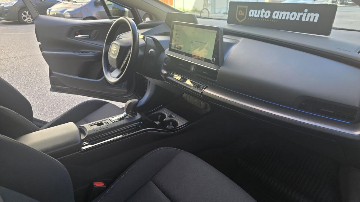 toyota-prius-2023-hibrido-a-gasolina-1987cc