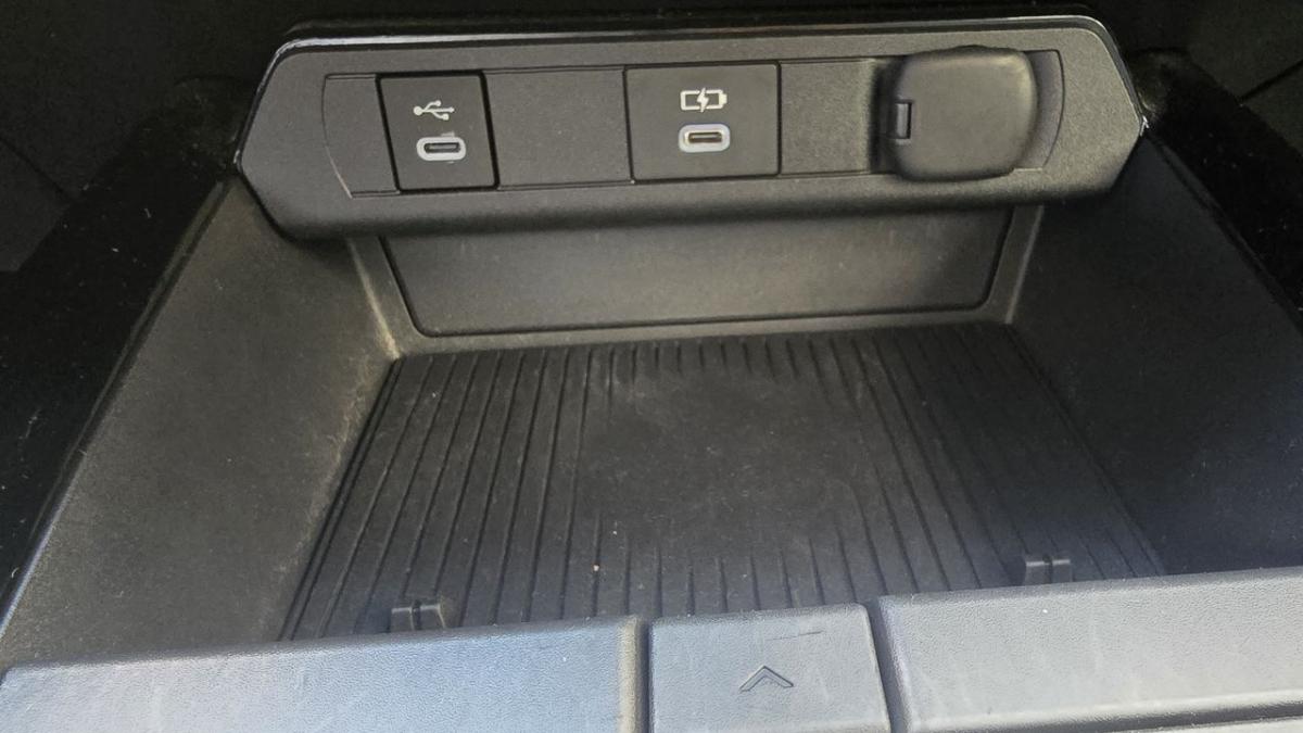 toyota-prius-2023-hibrido-a-gasolina-1987cc