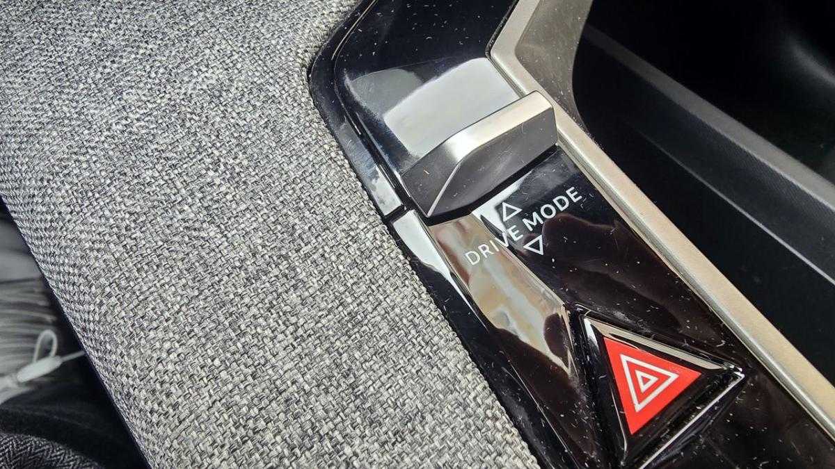 peugeot-5008-2024-gasolina-1199cc