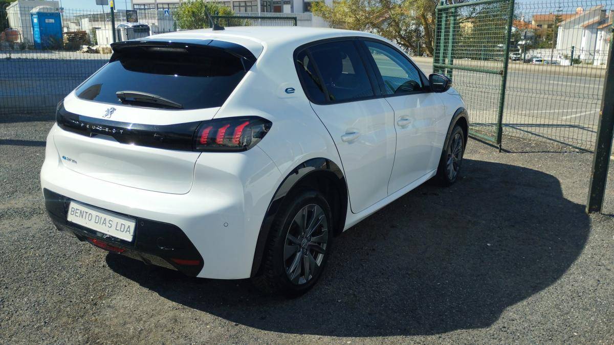 peugeot-208-2023-eletrico-0cc