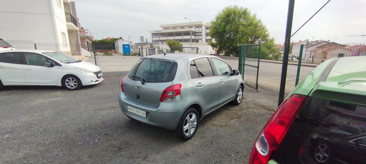 toyota-yaris-2011-gasolina-998cc