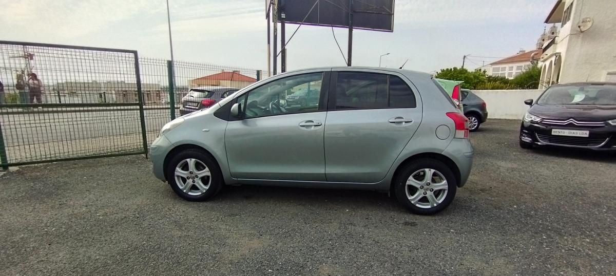 toyota-yaris-2011-gasolina-998cc