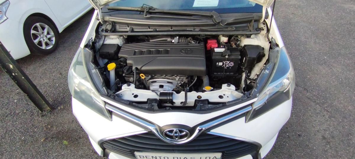 toyota-yaris-2015-gasolina-1329cc
