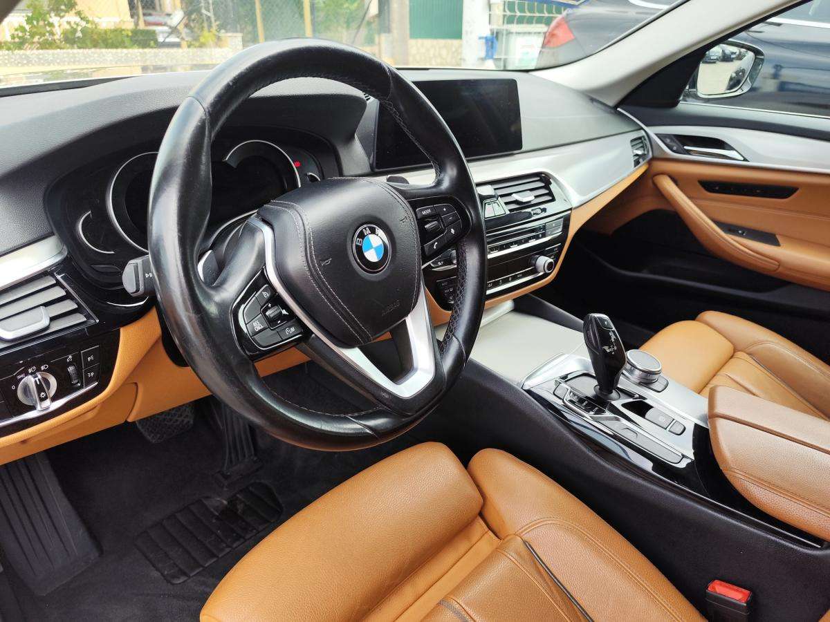 bmw-serie-5-2017-hibrido-a-gasolina-1998cc