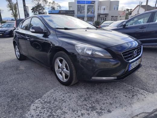 volvo-v40-2015-diesel-1560cc