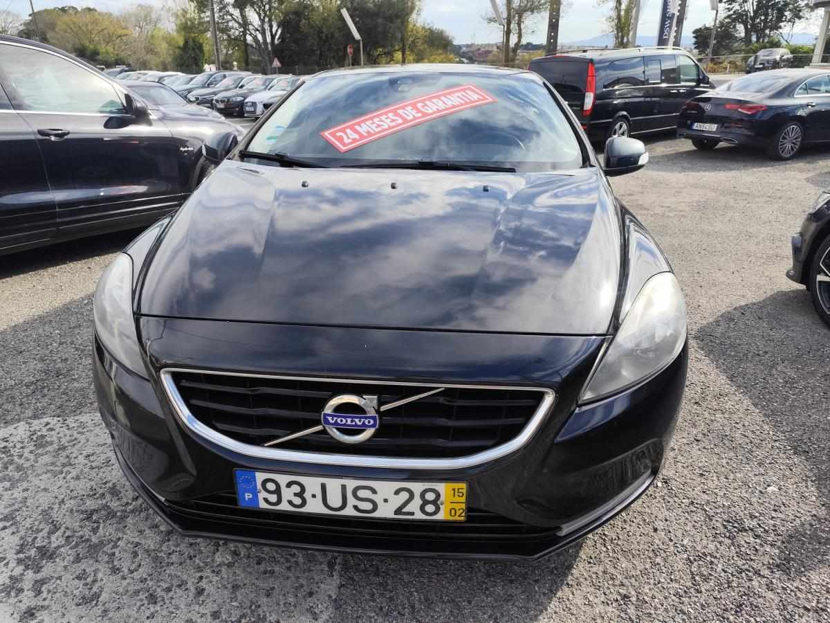 volvo-v40-2015-diesel-1560cc
