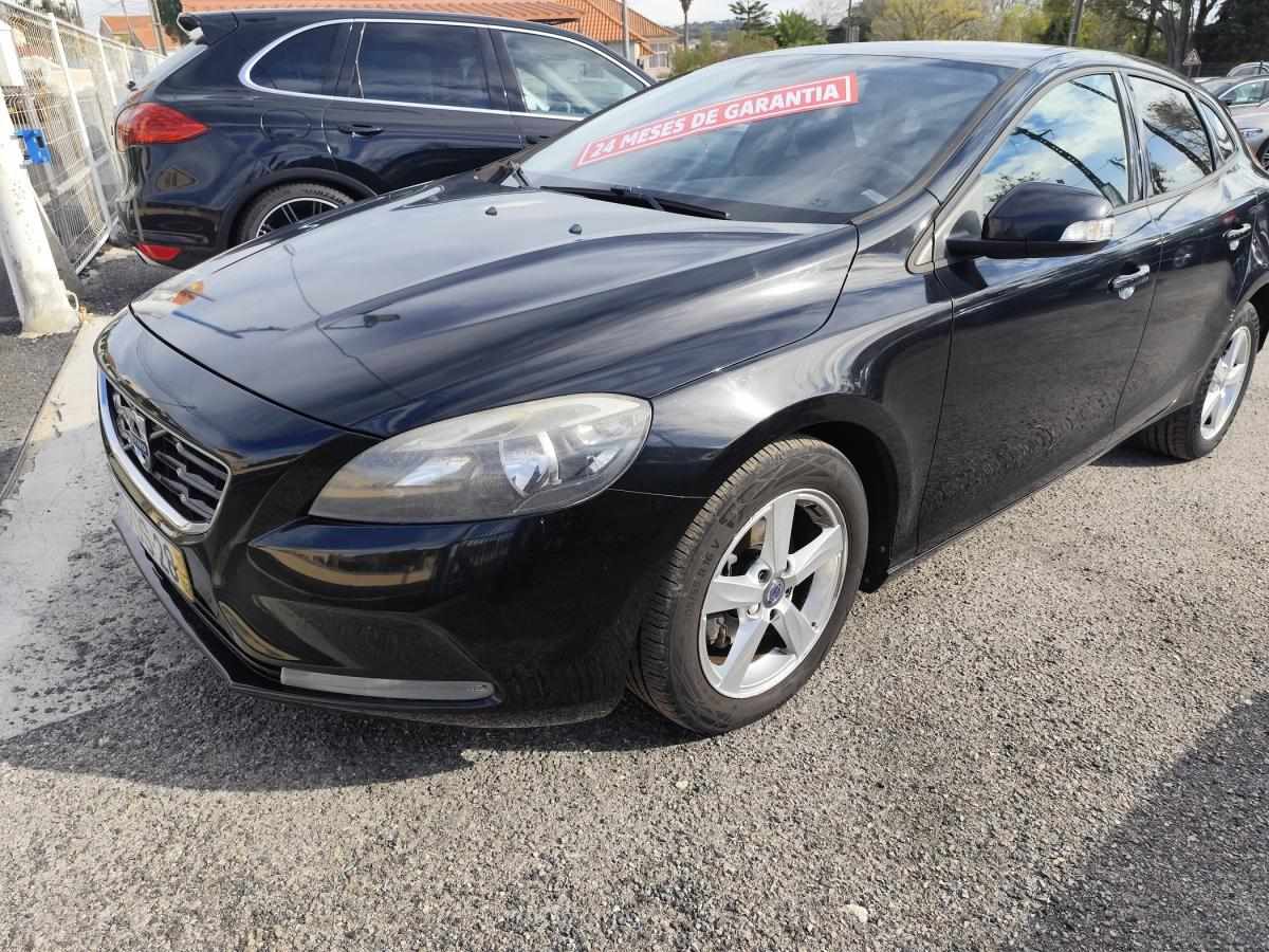 volvo-v40-2015-diesel-1560cc