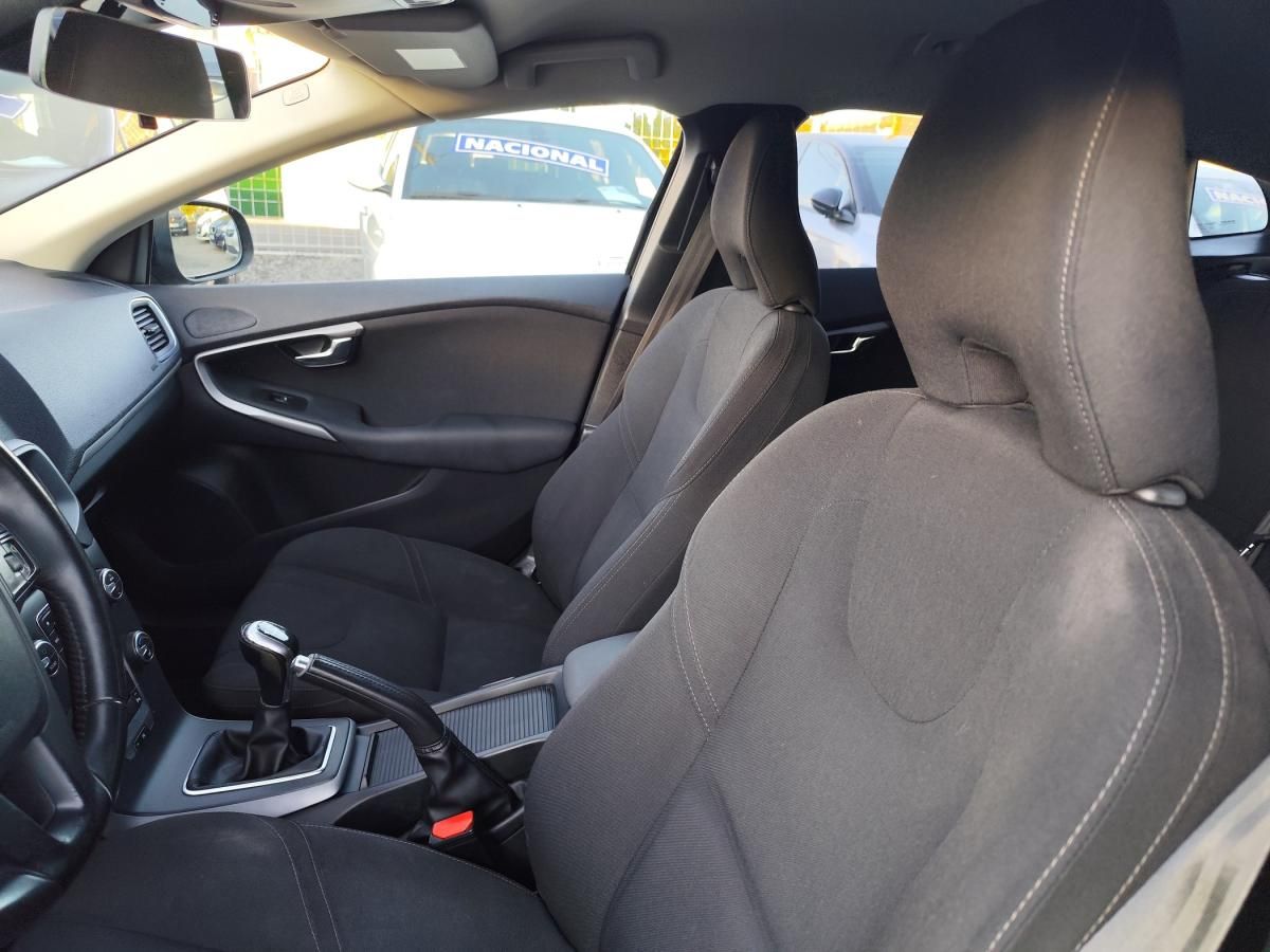 volvo-v40-2015-diesel-1560cc