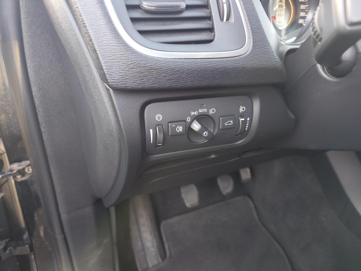 volvo-v40-2015-diesel-1560cc