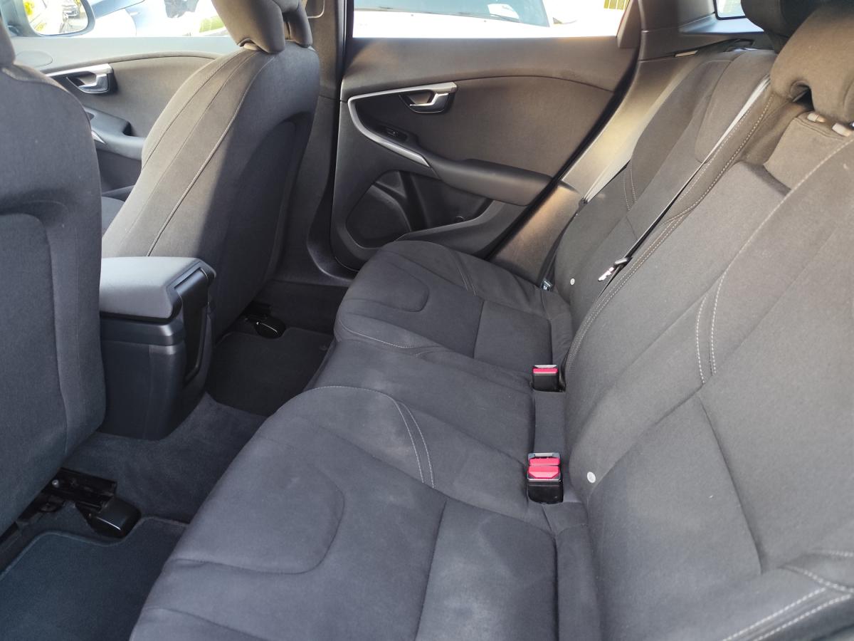 volvo-v40-2015-diesel-1560cc