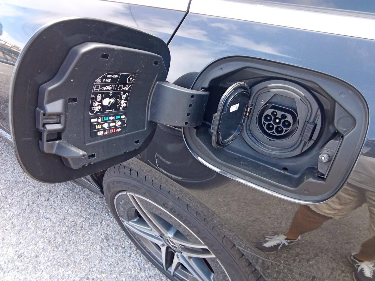 mercedes-benz-classe-c-2023-hibrido-a-gasolina-1999cc