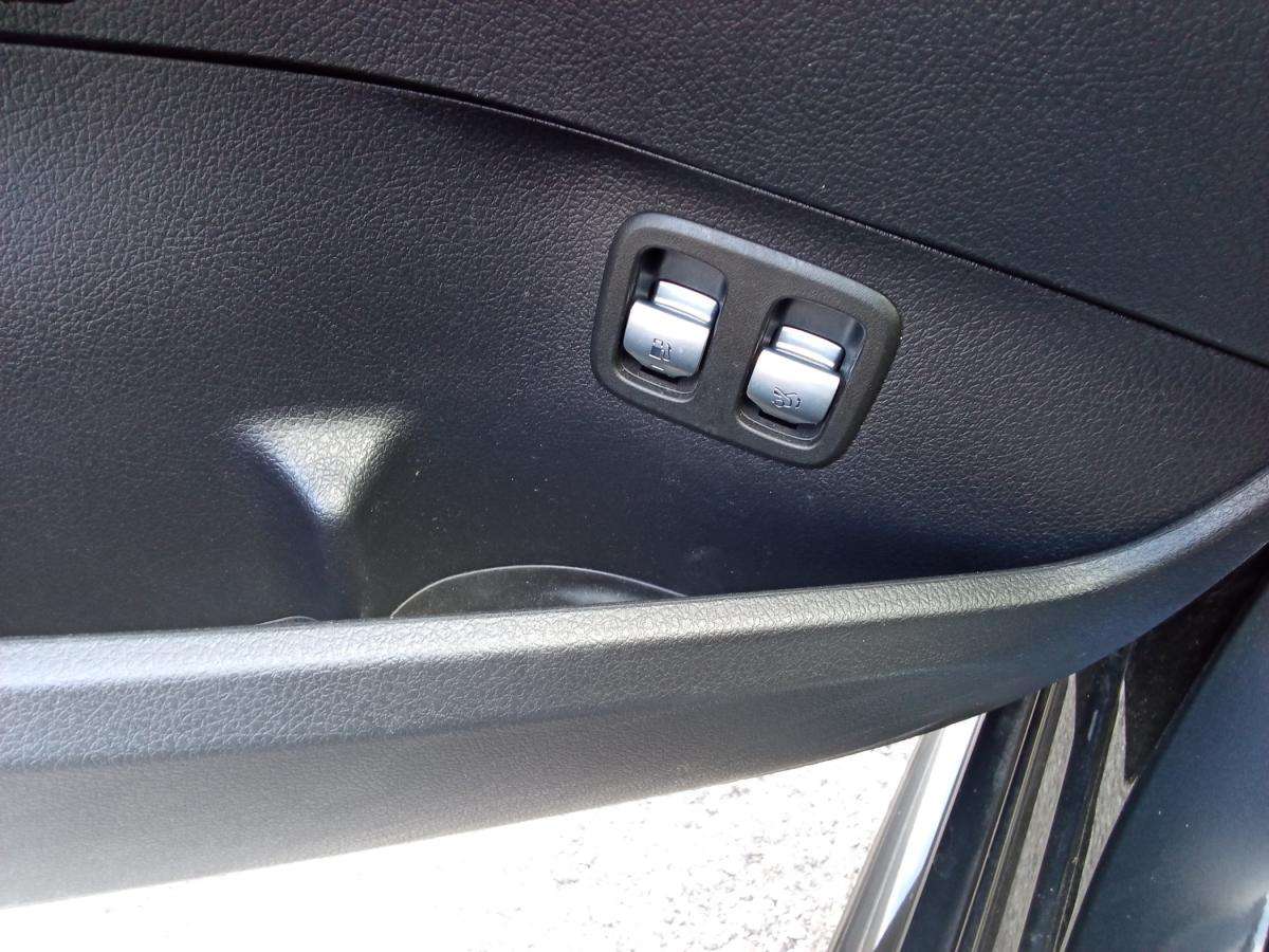 mercedes-benz-classe-c-2023-hibrido-a-gasolina-1999cc