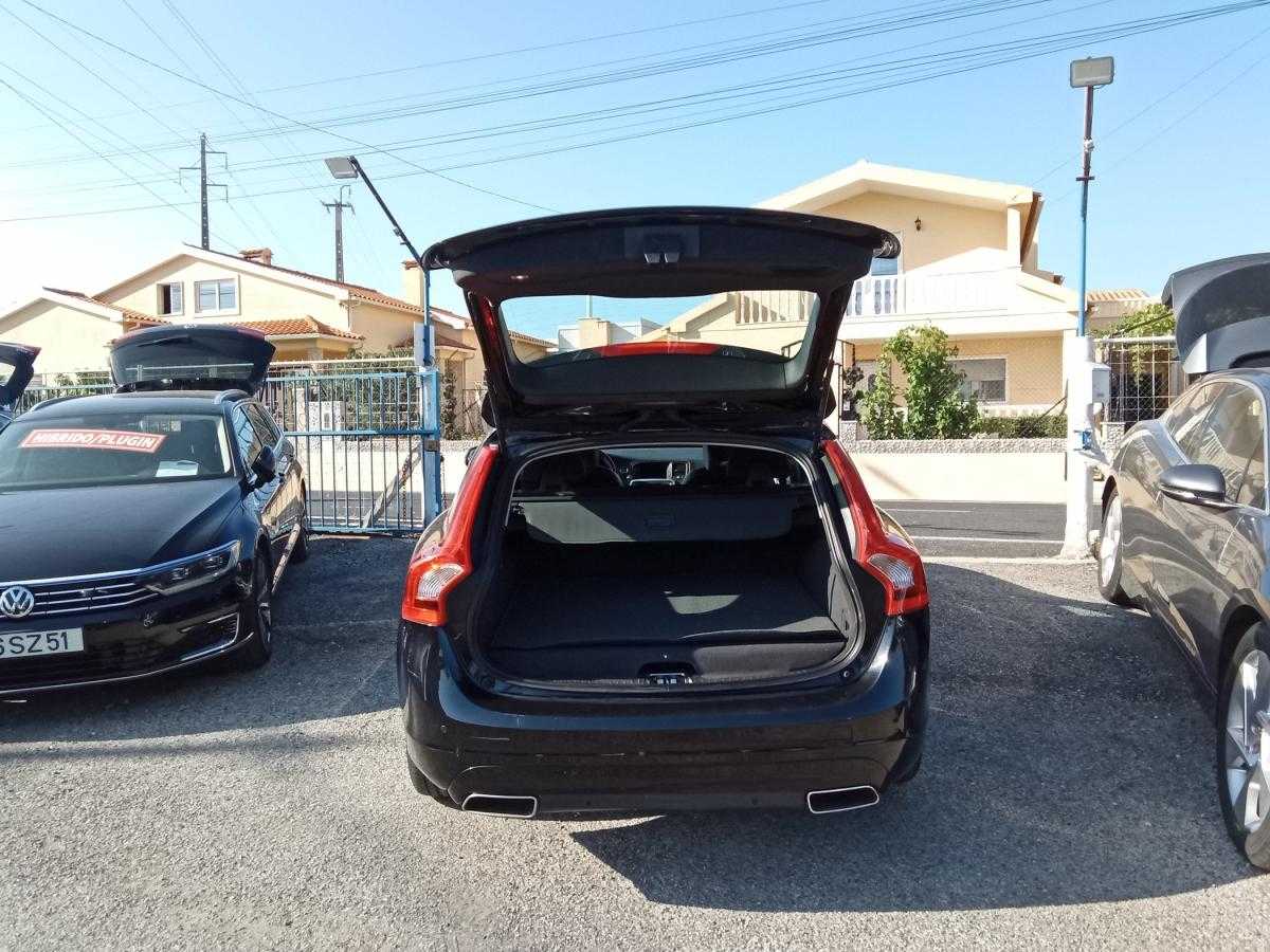 volvo-v60-2015-hibrido-a-diesel-2400cc