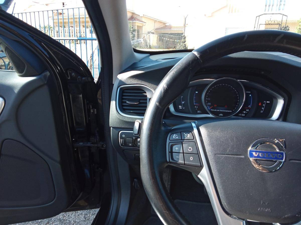volvo-v60-2015-hibrido-a-diesel-2400cc