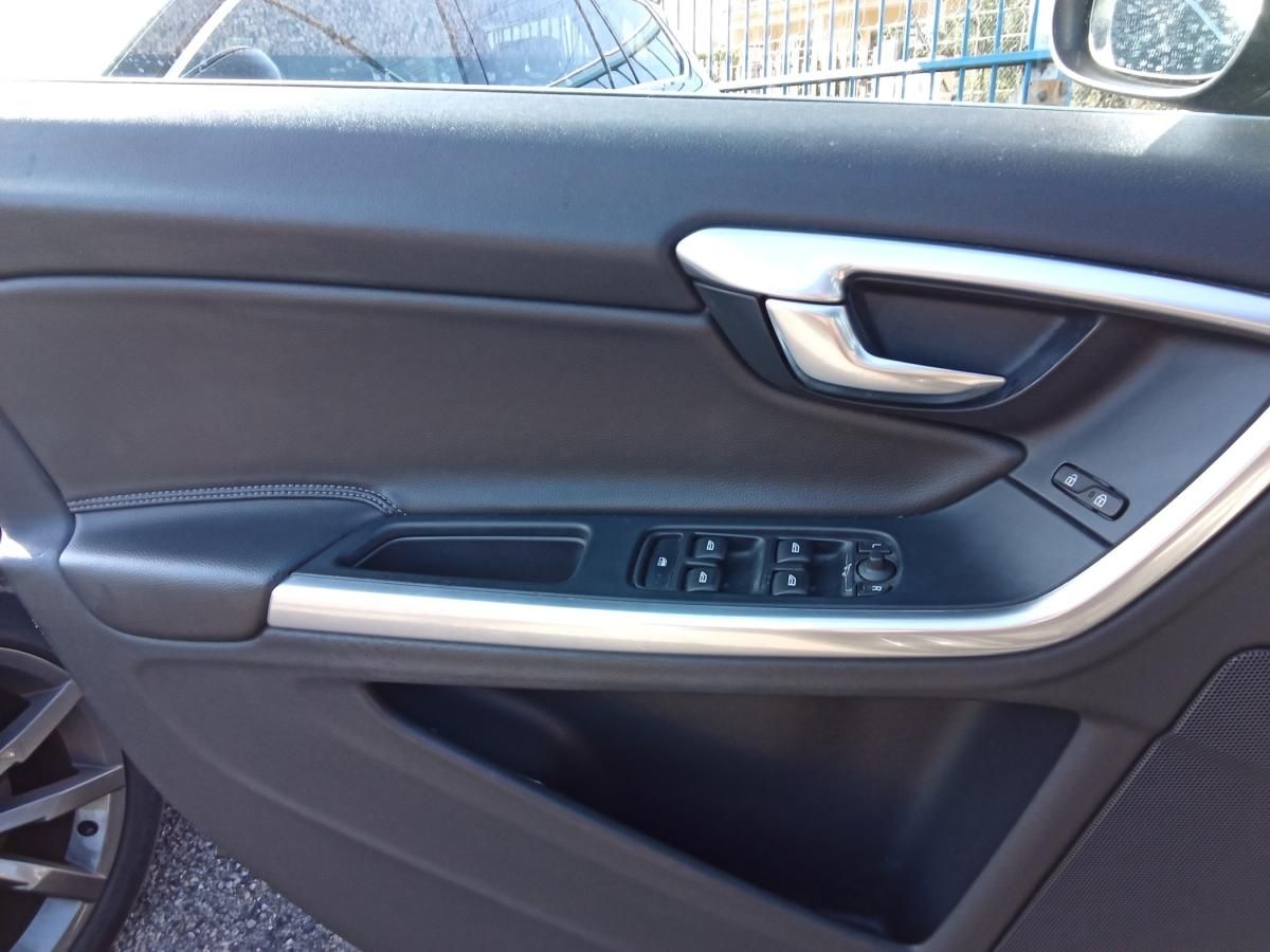 volvo-v60-2015-hibrido-a-diesel-2400cc