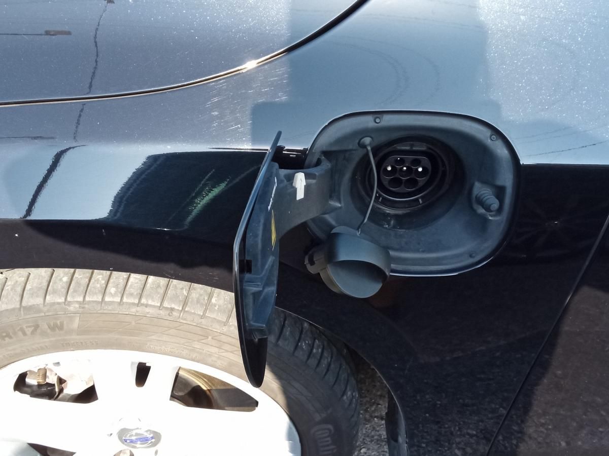 volvo-v60-2015-hibrido-a-diesel-2400cc