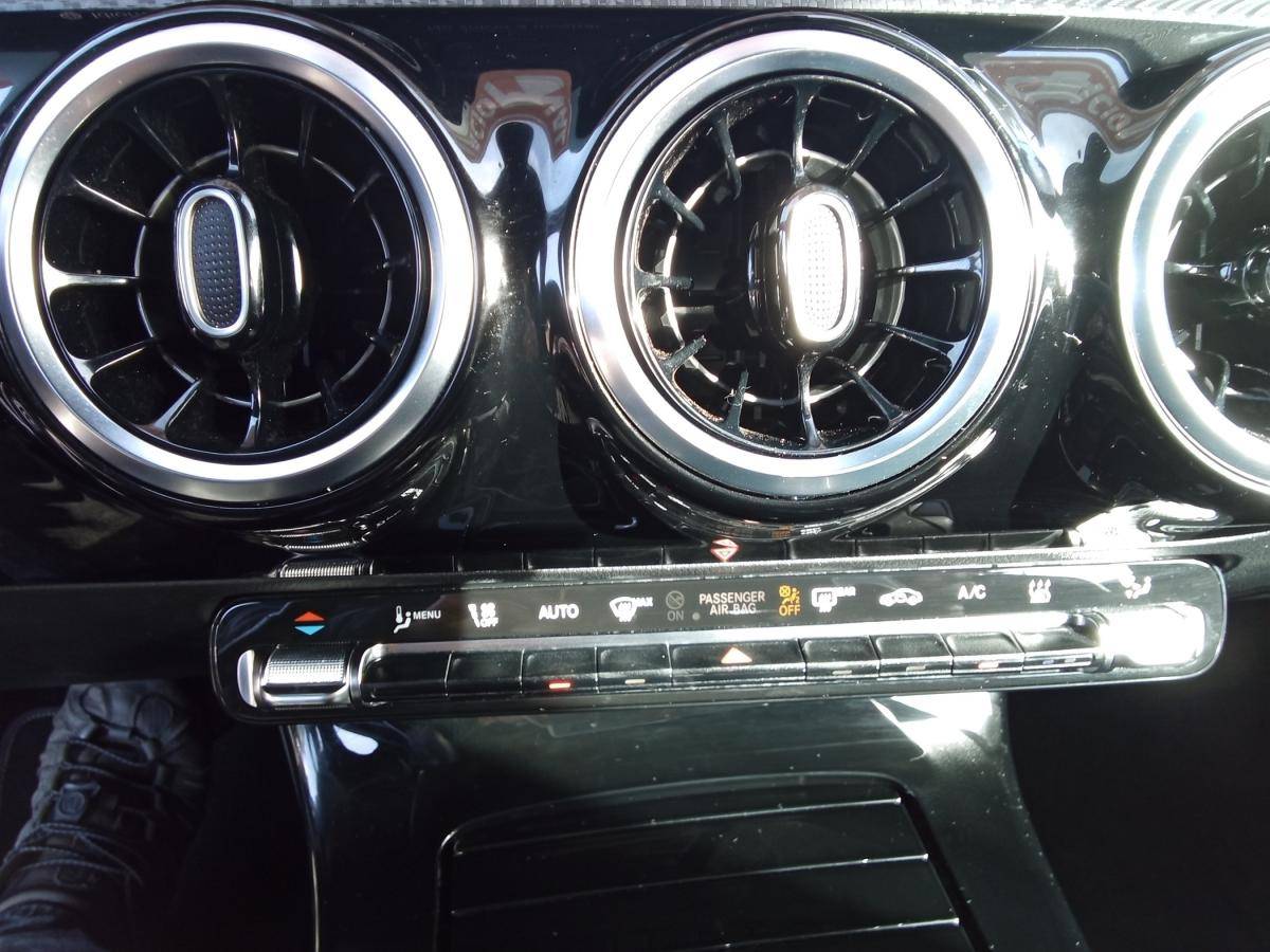 mercedes-benz-classe-a-2023-hibrido-a-gasolina-1332cc