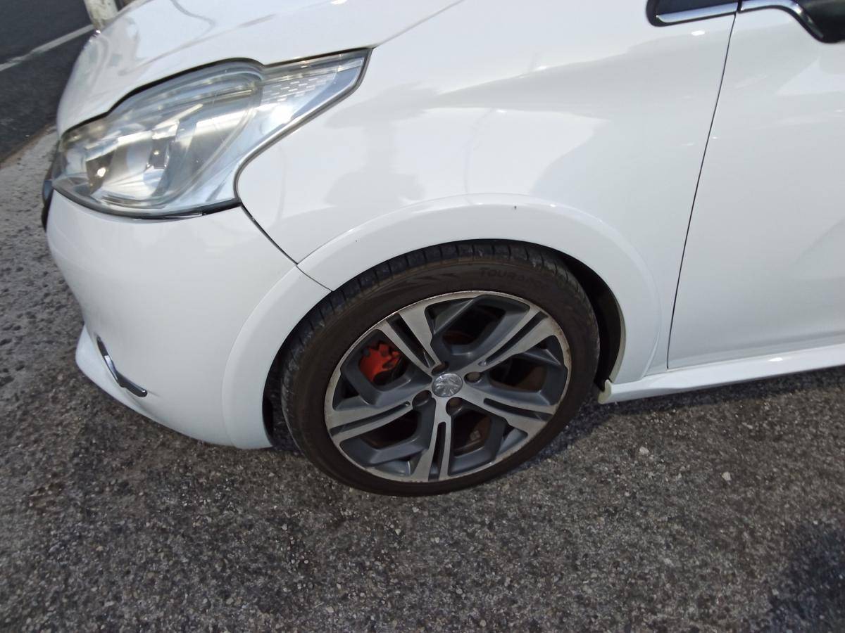 peugeot-208-2013-gasolina-1598cc