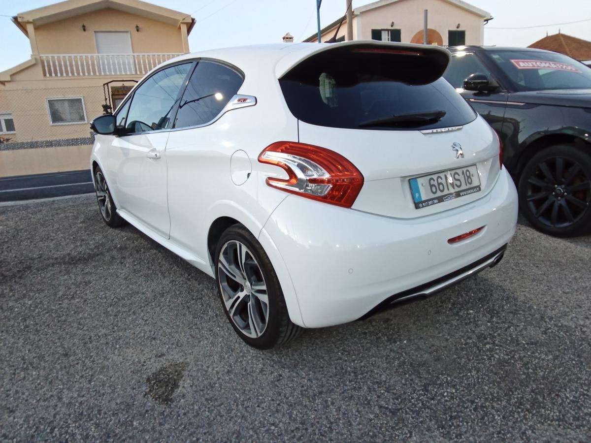 peugeot-208-2013-gasolina-1598cc