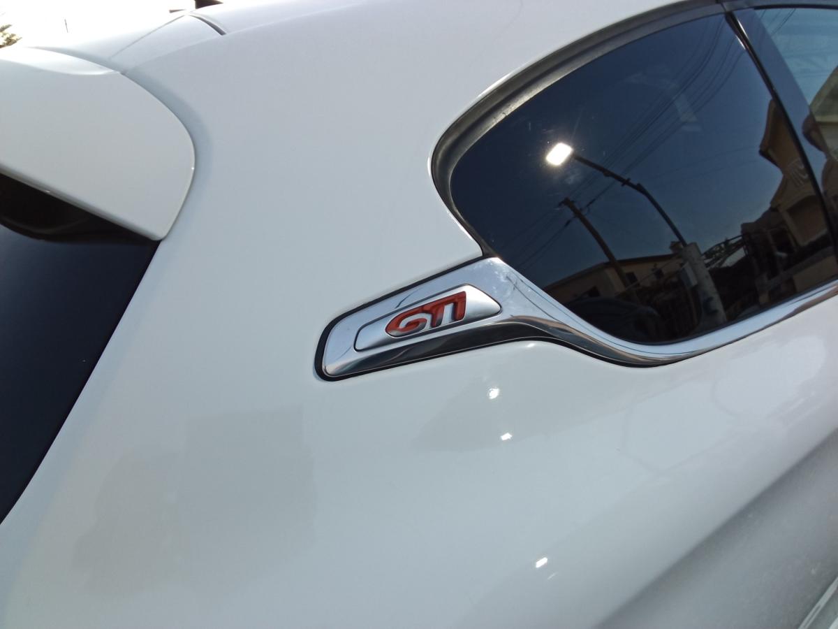 peugeot-208-2013-gasolina-1598cc