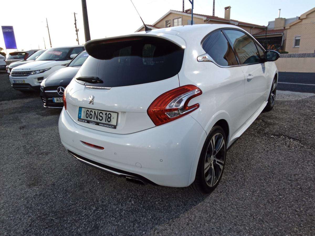 peugeot-208-2013-gasolina-1598cc