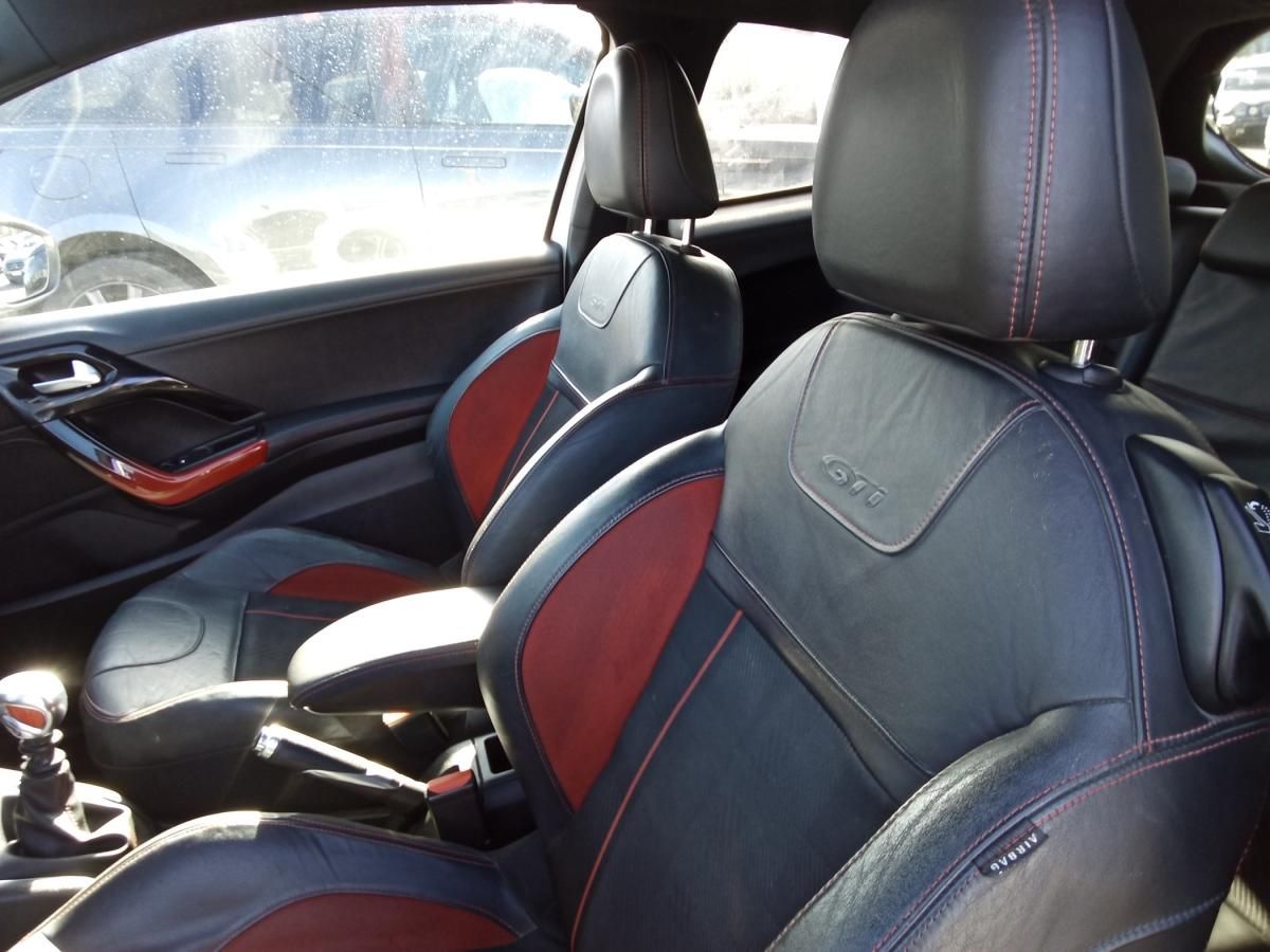 peugeot-208-2013-gasolina-1598cc