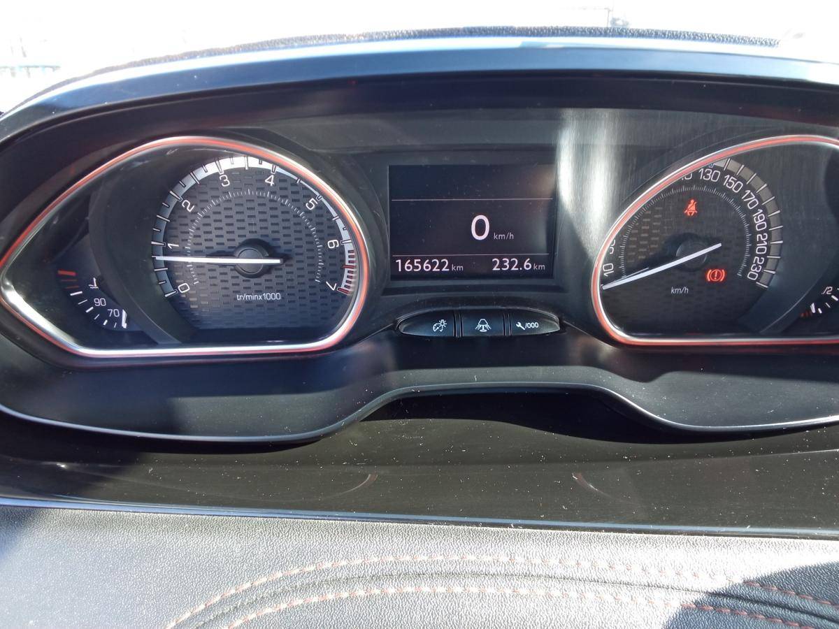 peugeot-208-2013-gasolina-1598cc