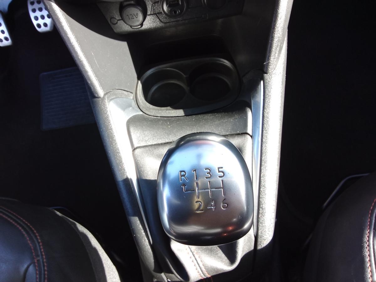 peugeot-208-2013-gasolina-1598cc