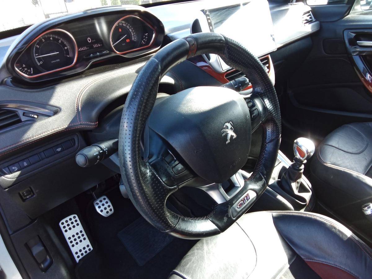 peugeot-208-2013-gasolina-1598cc