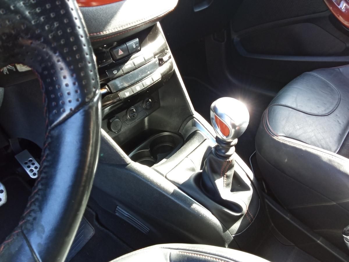 peugeot-208-2013-gasolina-1598cc