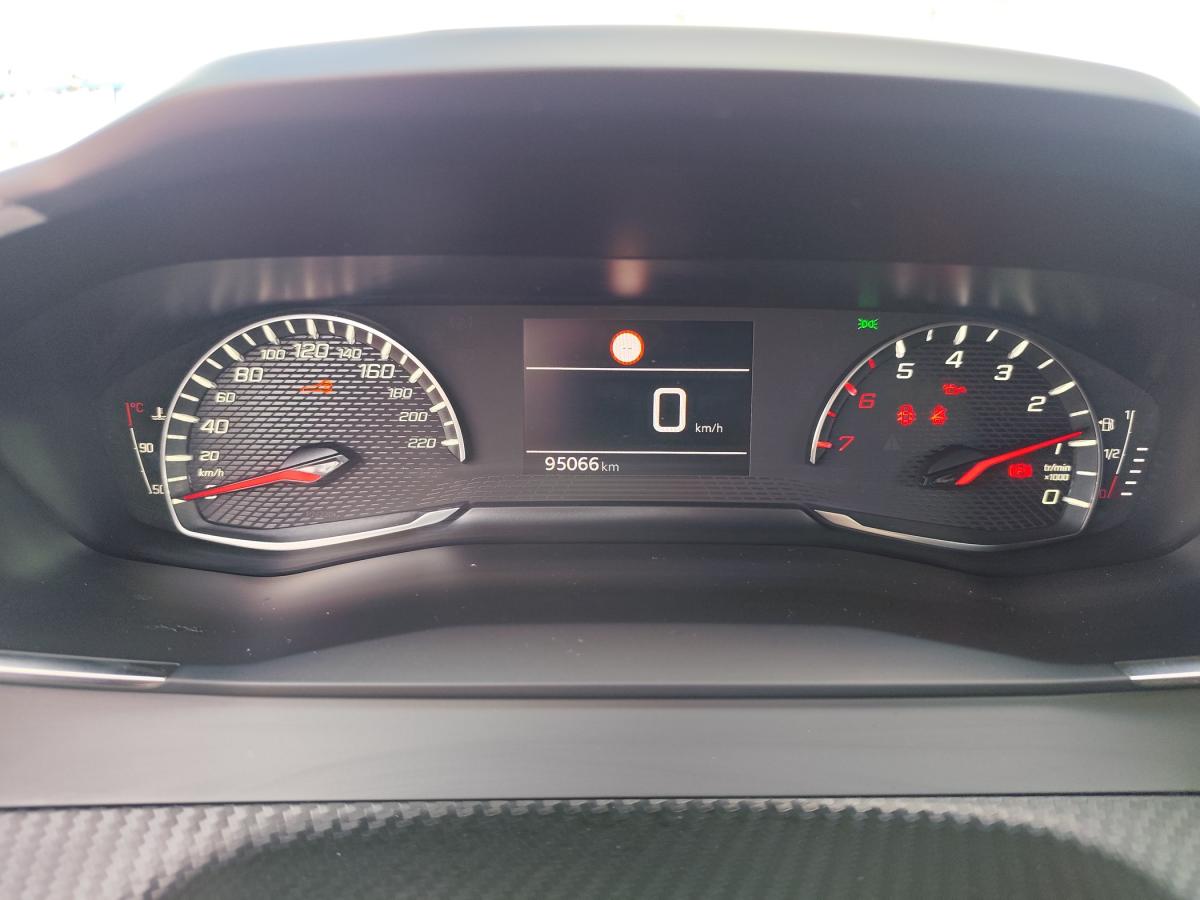 peugeot-2008-2023-gasolina-1199cc