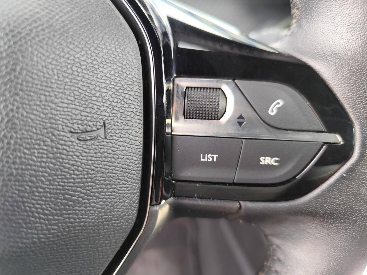 peugeot-2008-2023-gasolina-1199cc