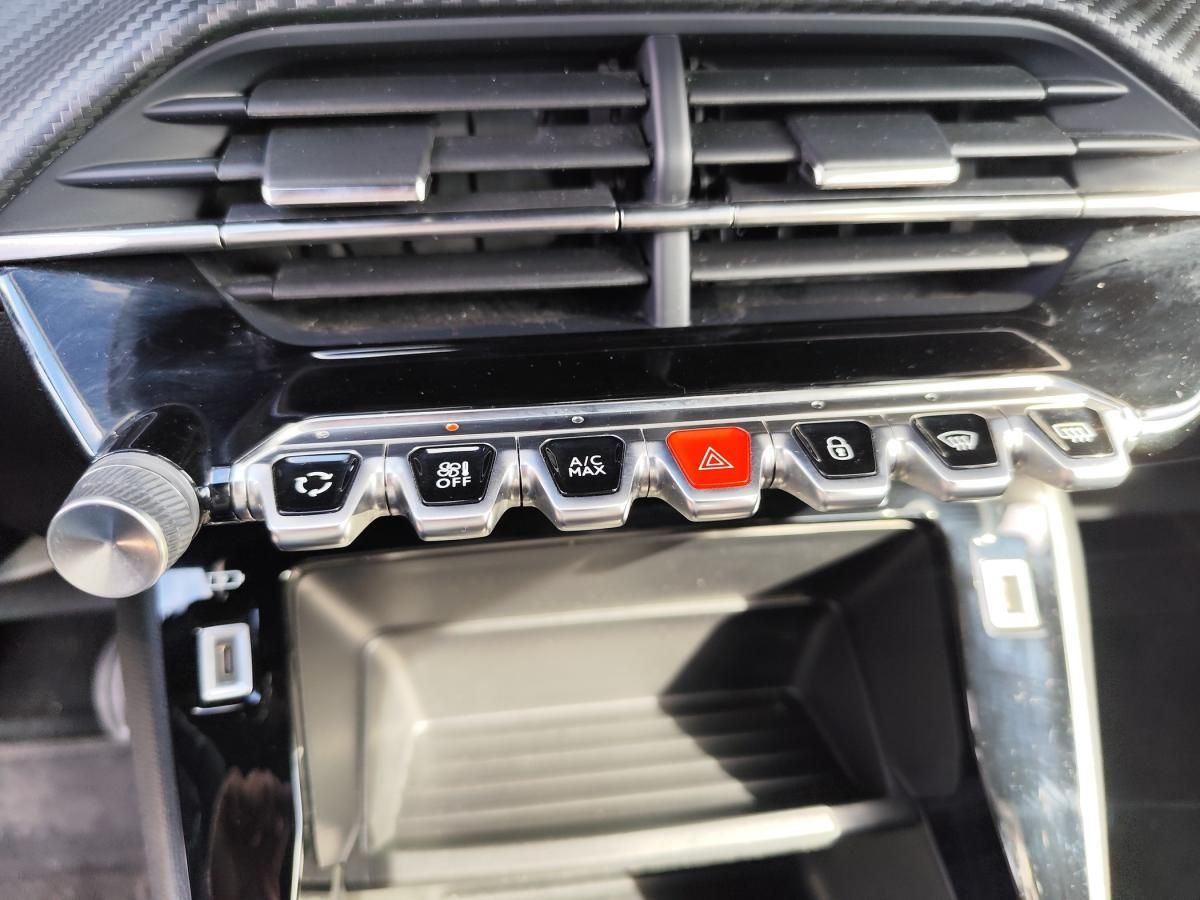 peugeot-2008-2023-gasolina-1199cc
