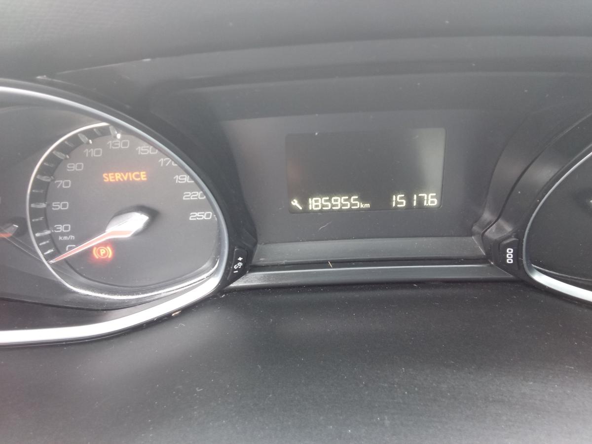 peugeot-308-sw-2015-diesel-1560cc