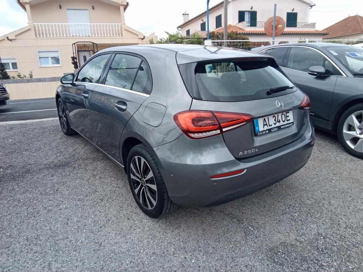mercedes-benz-classe-a-2021-hibrido-a-gasolina-1332cc