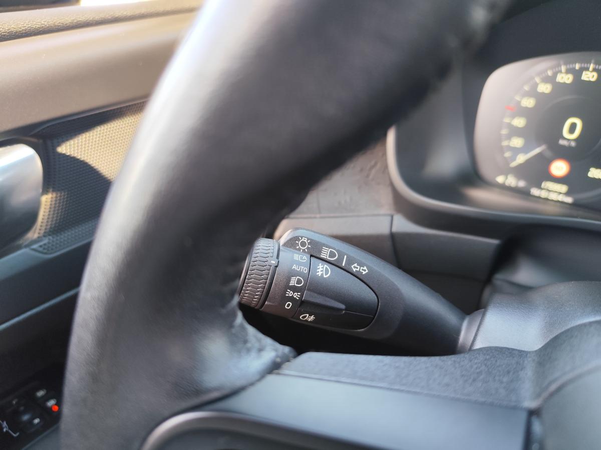 volvo-xc40-2021-gasolina-1477cc