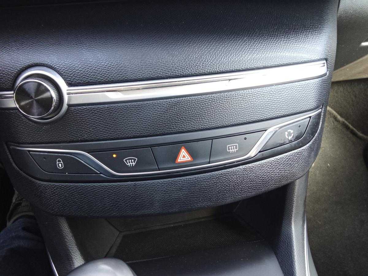 peugeot-308-sw-2019-diesel-1499cc