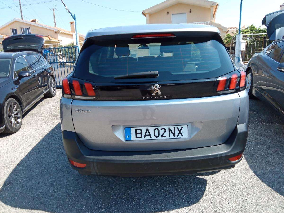 peugeot-5008-2023-diesel-1499cc