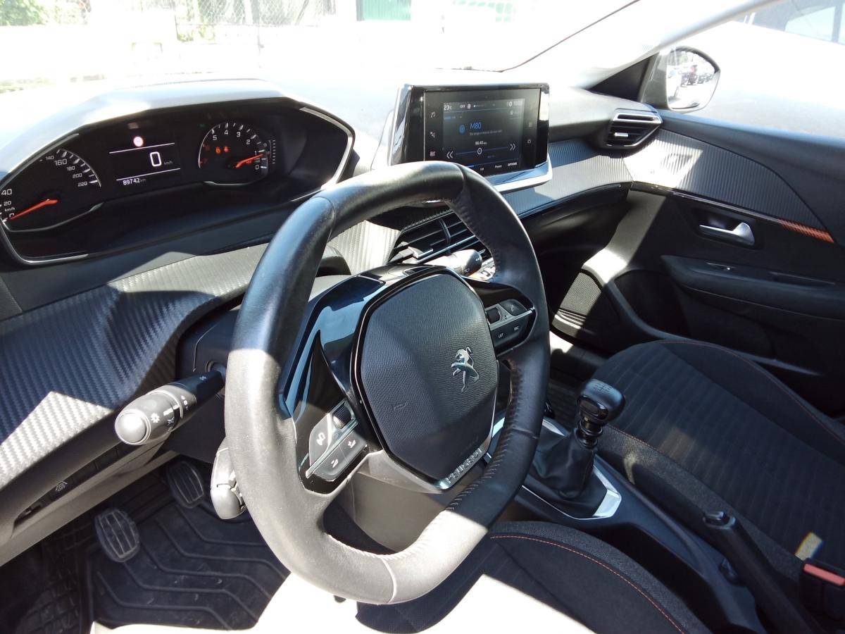 peugeot-208-2023-gasolina-1199cc