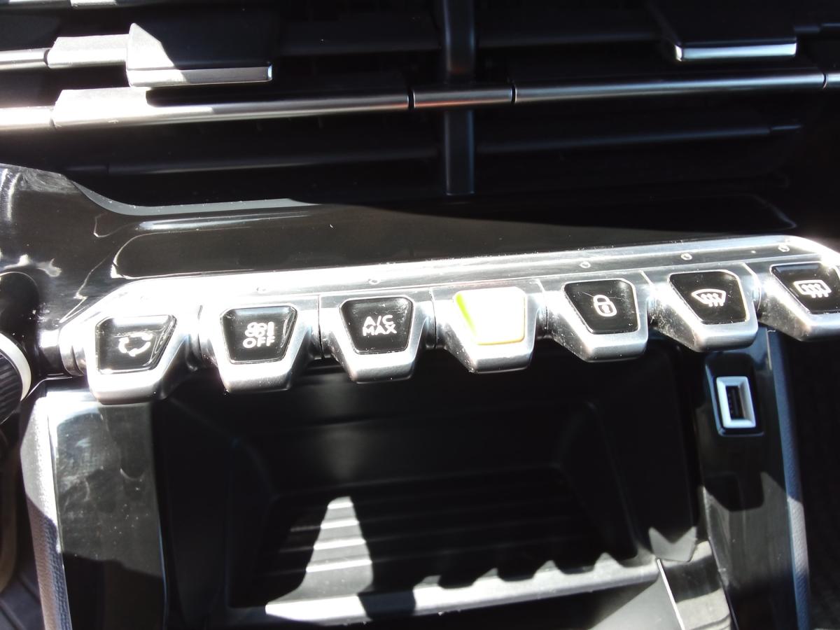 peugeot-208-2023-gasolina-1199cc