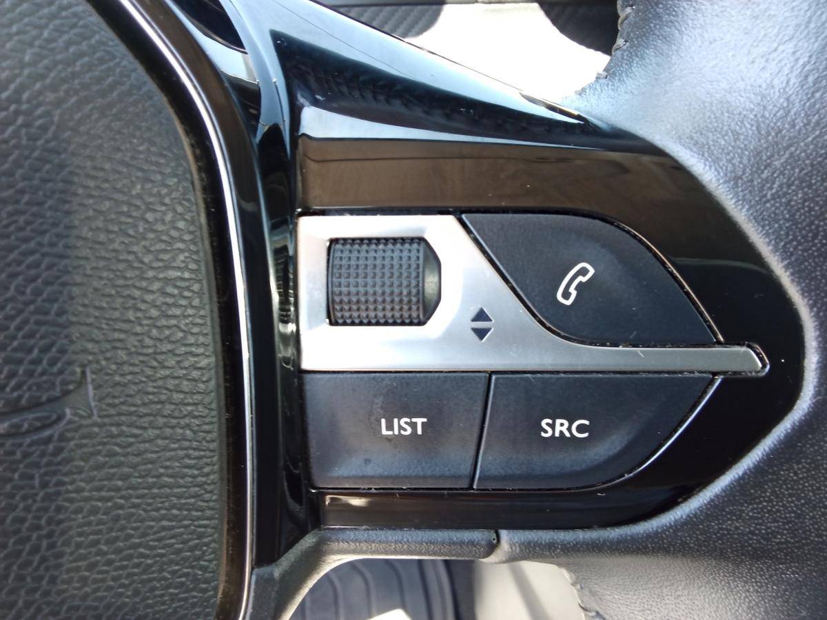 peugeot-208-2023-gasolina-1199cc
